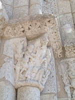 Lescure-d'Albigeois, Eglise St-Michel, Portail, Chapiteaux (07)